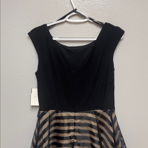 Elegant Black and Tan Striped Dress - Picture 6 of 11